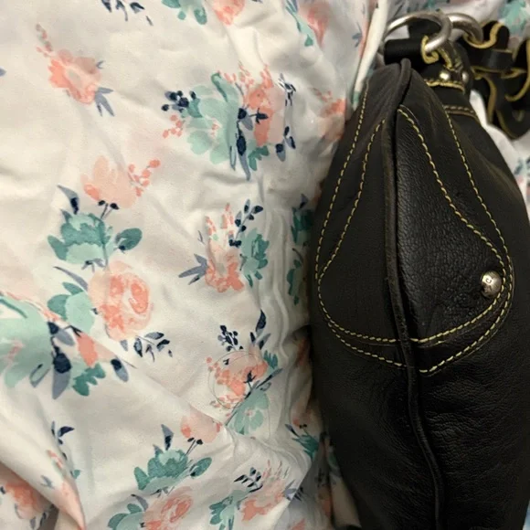 EXTREMELY RARE MCM Black Leather Shoulder Bag with Braided Strap and Gold Accent - Picture 5 of 8